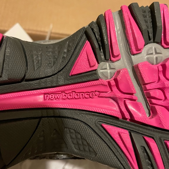 New Balance Trail Running Shoe WT411GP2 Womens 7 - Picture 8 of 8